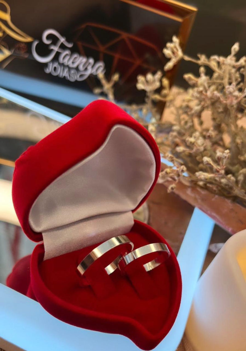 Alianças de Casamento em Ouro 18k Quadrada com 3mm 3g